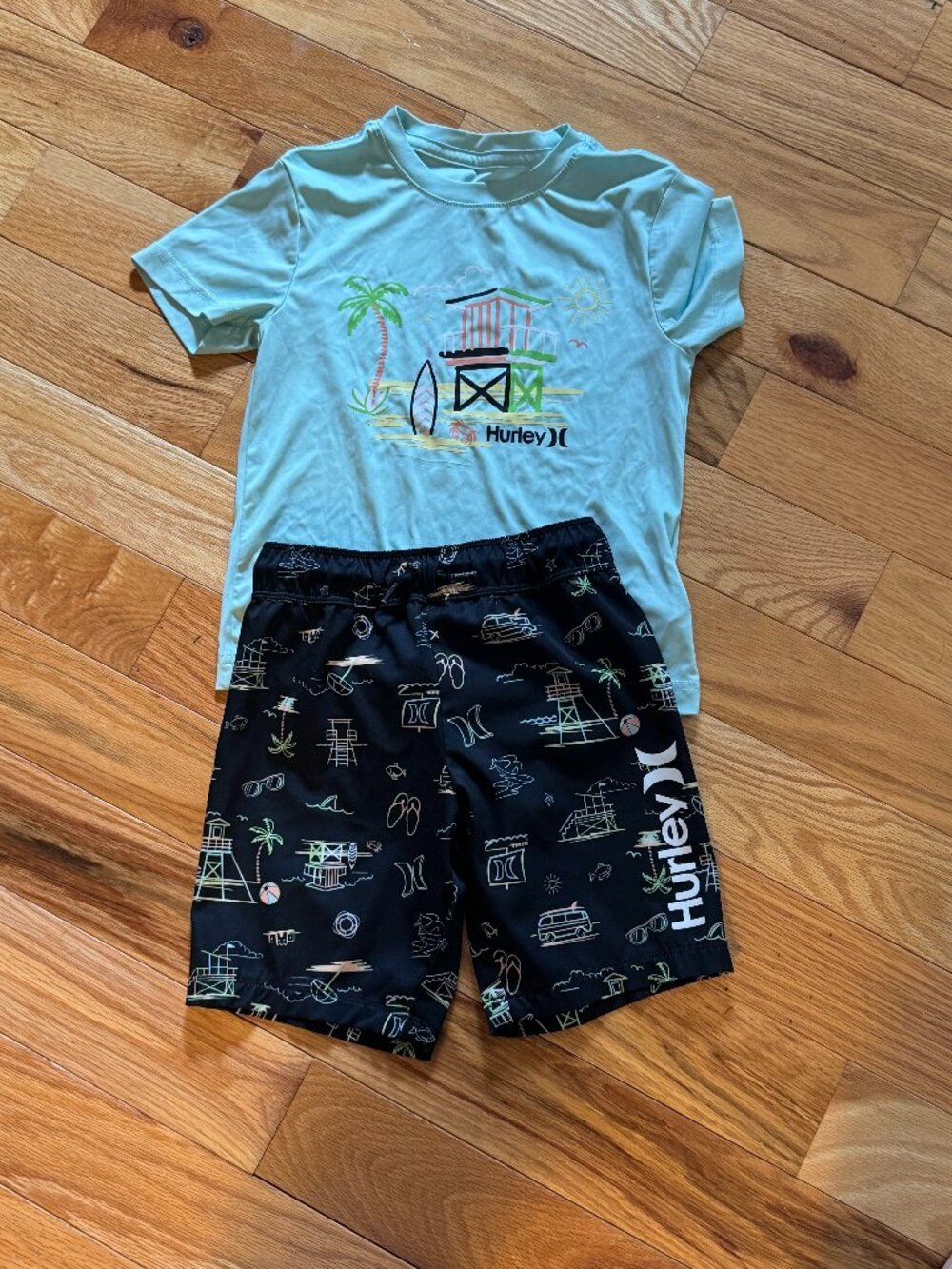 Hurley boys' 2-piece "Lifeguard" swim set , size 5